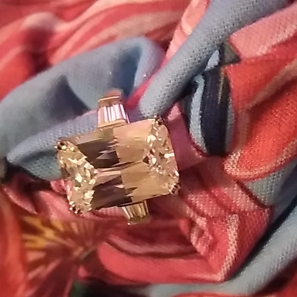 12 carat ring White Sapphire sterling silver size 7 - Picture 2 of 6